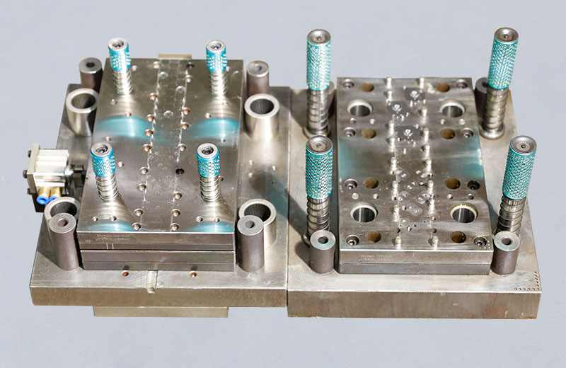 疊鉚沖壓模具